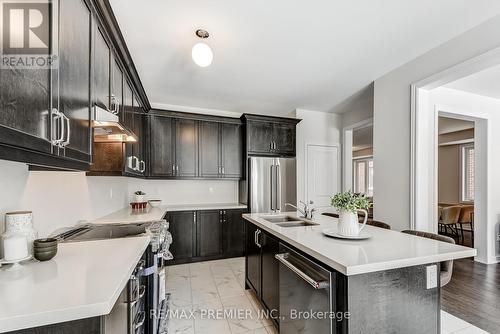 14 Sambro Lane, Whitchurch-Stouffville (Stouffville), ON - Indoor Photo Showing Kitchen With Stainless Steel Kitchen With Double Sink With Upgraded Kitchen