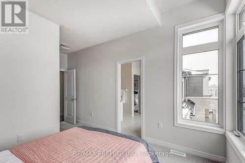 14 Sambro Lane, Whitchurch-Stouffville (Stouffville), ON - Indoor Photo Showing Bedroom