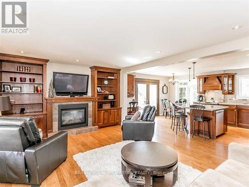 7470 Ninth Line, Markham, ON - Indoor Photo Showing Living Room With Fireplace
