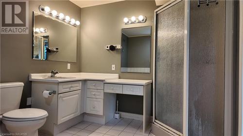 690 17Th Street Crescent, Hanover, ON - Indoor Photo Showing Bathroom