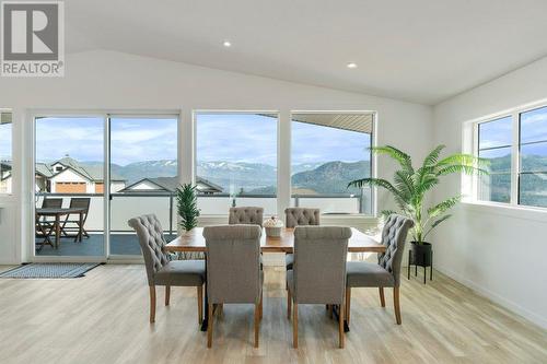 2521 Panoramic Way, Blind Bay, BC - Indoor Photo Showing Dining Room