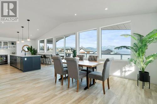 2521 Panoramic Way, Blind Bay, BC - Indoor Photo Showing Dining Room