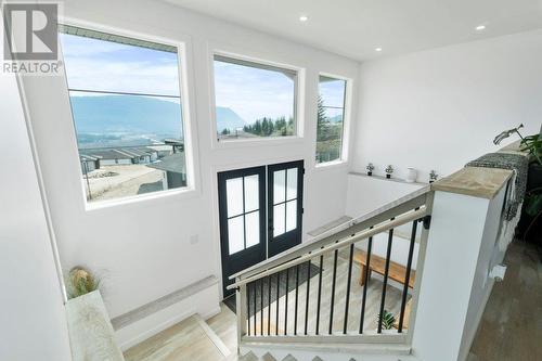2521 Panoramic Way, Blind Bay, BC - Indoor Photo Showing Other Room
