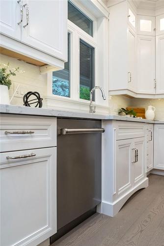 290 Southcote Road, Ancaster, ON - Indoor Photo Showing Kitchen