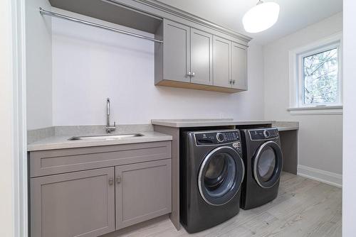 290 Southcote Road, Ancaster, ON - Indoor Photo Showing Laundry Room