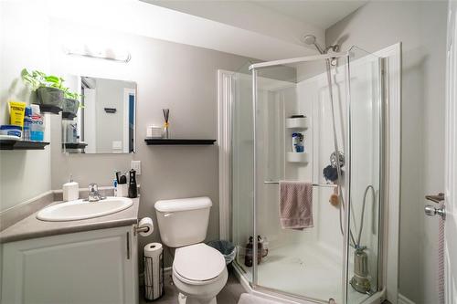 180 Wilson Street, Hamilton, ON - Indoor Photo Showing Bathroom
