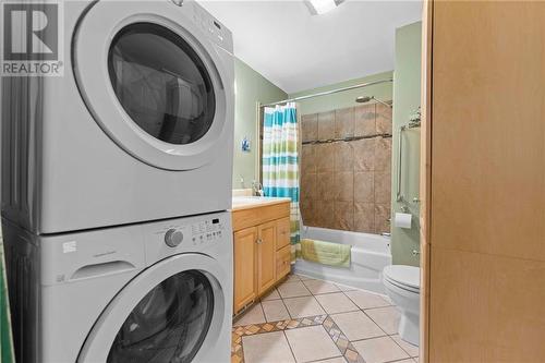 66 Sinkhole Trail, Westmeath, ON - Indoor Photo Showing Laundry Room