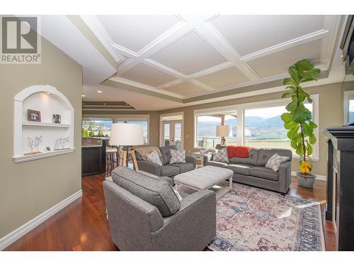 6325 Old Kamloops Road, Vernon, BC - Indoor Photo Showing Living Room