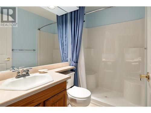 595 Yates Road Unit# 83, Kelowna, BC - Indoor Photo Showing Bathroom