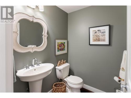 4174 Gallaghers Fairway S, Kelowna, BC - Indoor Photo Showing Bathroom