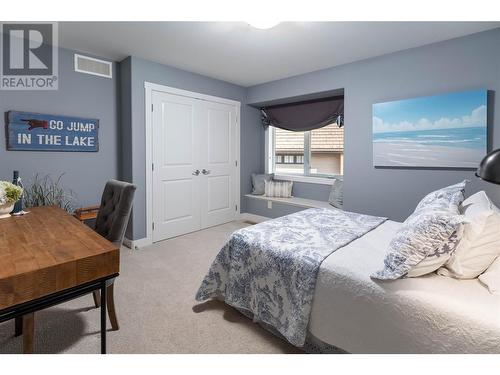 4174 Gallaghers Fairway S, Kelowna, BC - Indoor Photo Showing Bedroom