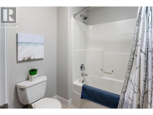 4174 Gallaghers Fairway S, Kelowna, BC - Indoor Photo Showing Bathroom