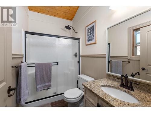 4215 Westside Road Unit# 11, Kelowna, BC - Indoor Photo Showing Bathroom
