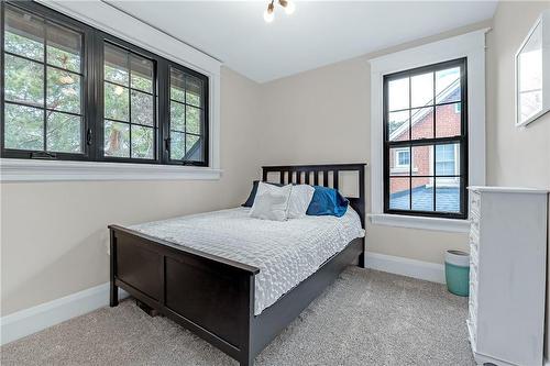 2041 Caroline Street, Burlington, ON - Indoor Photo Showing Bedroom
