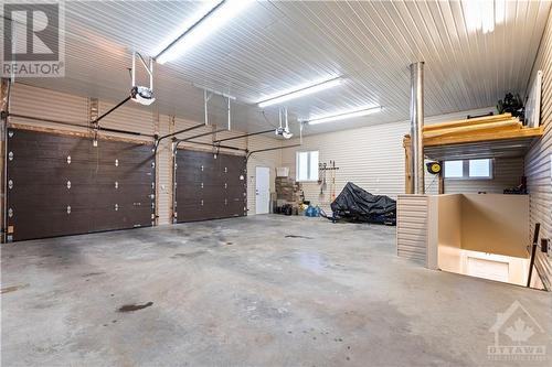 1759 Regional 174 Road, Cumberland, ON - Indoor Photo Showing Garage