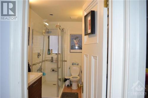 1-400 O'Connor Street, Ottawa, ON - Indoor Photo Showing Bathroom