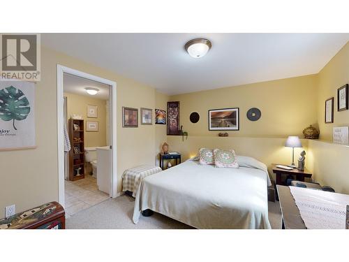 4719 Cariboo Drive, 108 Mile Ranch, BC - Indoor Photo Showing Bedroom