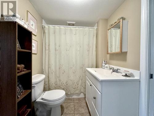 4719 Cariboo Drive, 108 Mile Ranch, BC - Indoor Photo Showing Bathroom