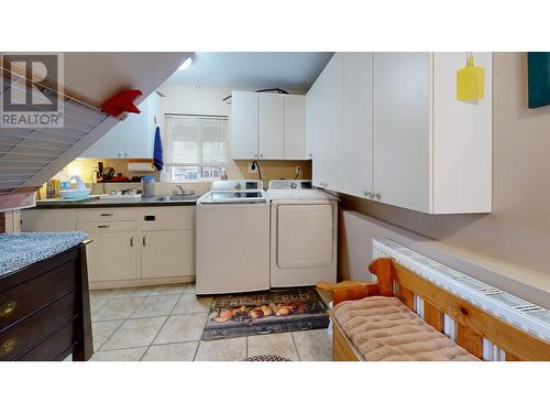 4719 Cariboo Drive, 108 Mile Ranch, BC - Indoor Photo Showing Laundry Room