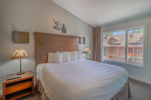 405 - 400 Stemwinder Drive, Kimberley, BC - Indoor Photo Showing Bedroom