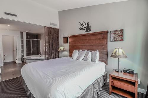 405 - 400 Stemwinder Drive, Kimberley, BC - Indoor Photo Showing Bedroom