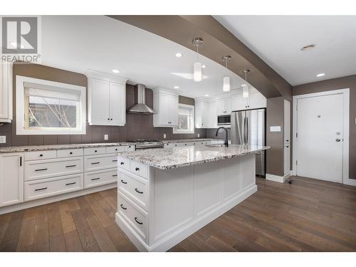 2185 Shannon Way, West Kelowna, BC - Indoor Photo Showing Kitchen With Upgraded Kitchen