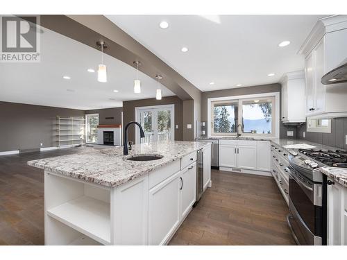 2185 Shannon Way, West Kelowna, BC - Indoor Photo Showing Kitchen With Upgraded Kitchen