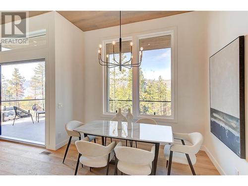 10198 Beacon Hill Drive, Lake Country, BC - Indoor Photo Showing Dining Room