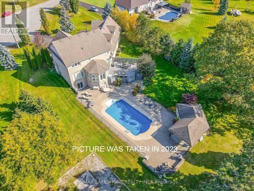5 Lynden Crt, Hamilton Township, ON - Outdoor With In Ground Pool With View