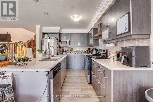 44 Sherway Street, Hamilton, ON - Indoor Photo Showing Kitchen With Stainless Steel Kitchen With Upgraded Kitchen