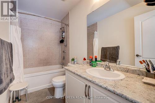 44 Sherway Street, Hamilton, ON - Indoor Photo Showing Bathroom