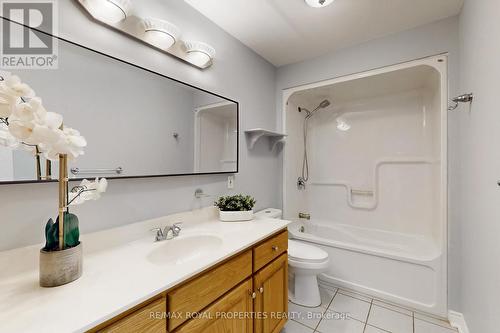 202225 County Rd, East Luther Grand Valley, ON - Indoor Photo Showing Bathroom