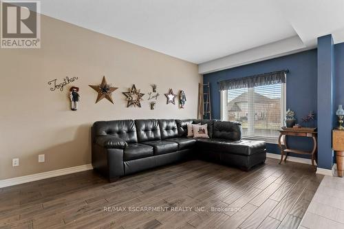 84 Severino Circle, West Lincoln, ON - Indoor Photo Showing Living Room