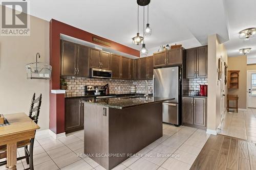 84 Severino Circle, West Lincoln, ON - Indoor Photo Showing Kitchen With Upgraded Kitchen