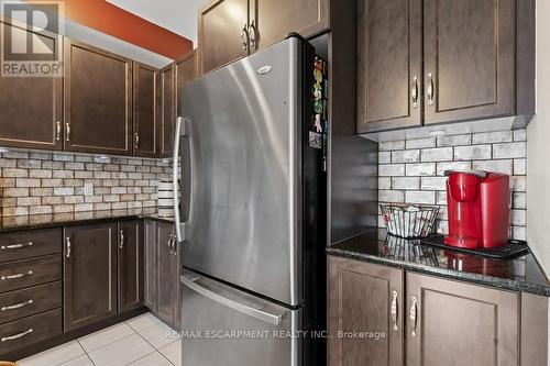 84 Severino Circle, West Lincoln, ON - Indoor Photo Showing Kitchen