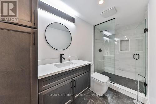 3400 Lakeshore Road, Burlington, ON - Indoor Photo Showing Bathroom
