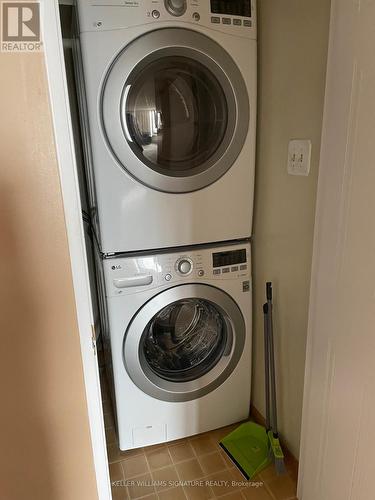 1102 - 25 Fairview Road W, Mississauga, ON - Indoor Photo Showing Laundry Room