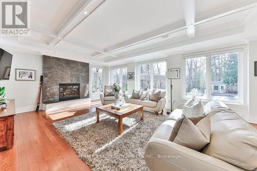 1230 Queen Victoria Ave, Mississauga, ON - Indoor Photo Showing Living Room With Fireplace