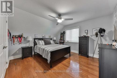 1230 Queen Victoria Ave, Mississauga, ON - Indoor Photo Showing Bedroom
