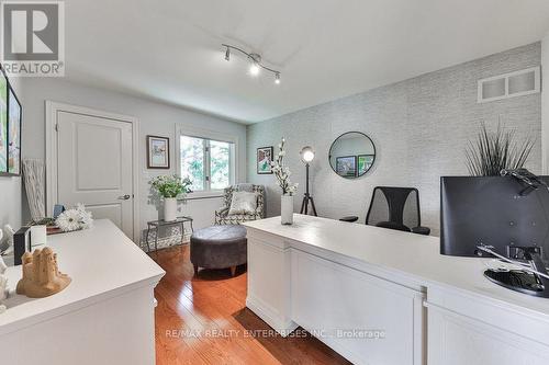 1230 Queen Victoria Ave, Mississauga, ON - Indoor Photo Showing Other Room