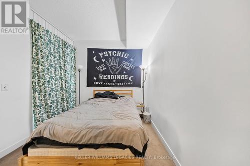 #413 -770 Bay St, Toronto, ON - Indoor Photo Showing Bedroom