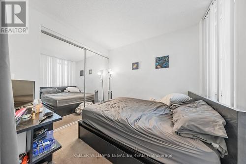 #413 -770 Bay St, Toronto, ON - Indoor Photo Showing Bedroom