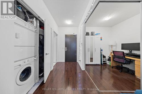 #413 -770 Bay St, Toronto, ON - Indoor Photo Showing Laundry Room