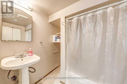 159 Agnes St, Oshawa, ON - Indoor Photo Showing Bathroom