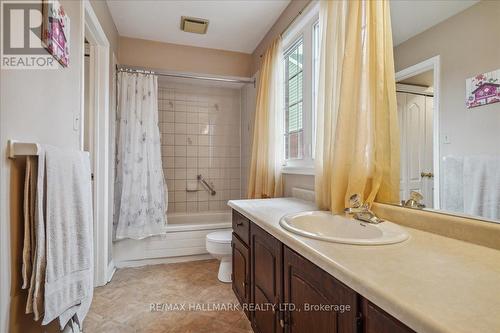 #11 -110 Mary St W, Whitby, ON - Indoor Photo Showing Bathroom