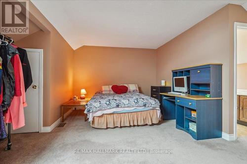 #11 -110 Mary St W, Whitby, ON - Indoor Photo Showing Bedroom