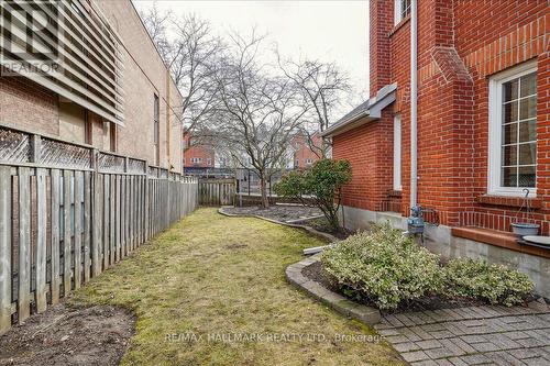 #11 -110 Mary St W, Whitby, ON - Outdoor With Exterior