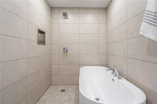 152 Weirs Lane, Flamborough, ON - Indoor Photo Showing Bathroom