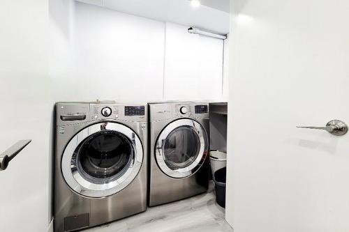 996 Barton Street, Stoney Creek, ON - Indoor Photo Showing Laundry Room
