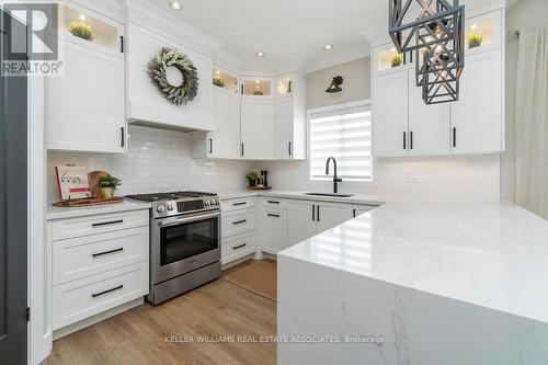 30 Madill Dr, Mono, ON - Indoor Photo Showing Kitchen With Upgraded Kitchen